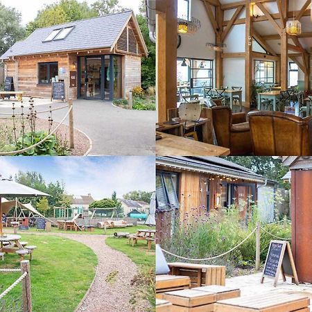 Howells Mere 88, Tranquility P Somerford Keynes Eksteriør billede